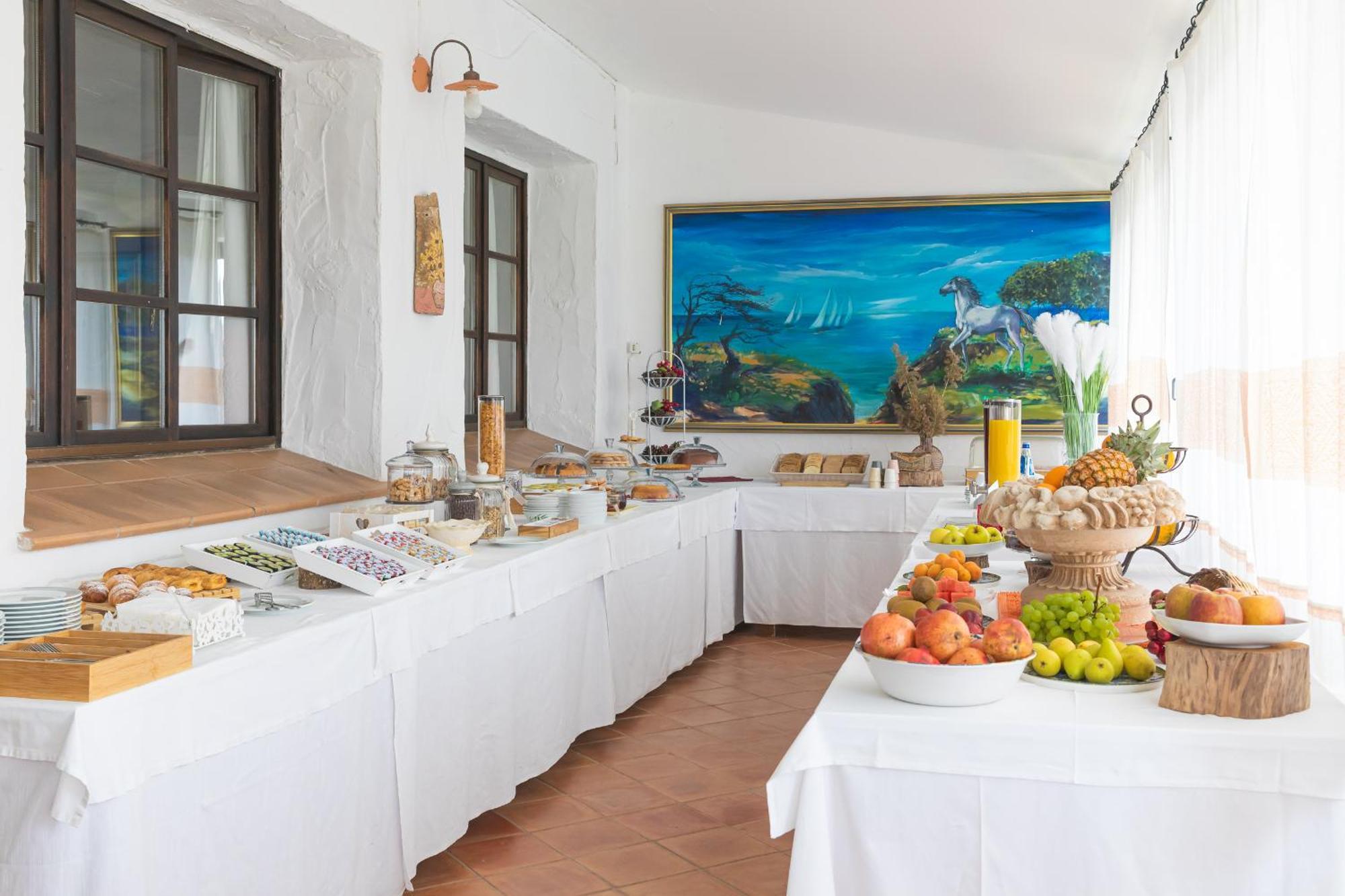 Hotel Ristorante S'Astore Benetutti Bagian luar foto