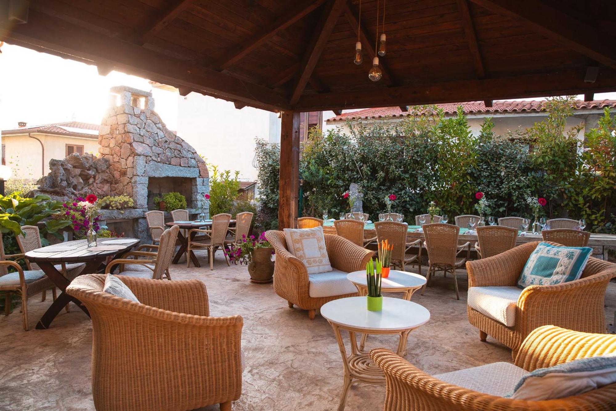 Hotel Ristorante S'Astore Benetutti Bagian luar foto