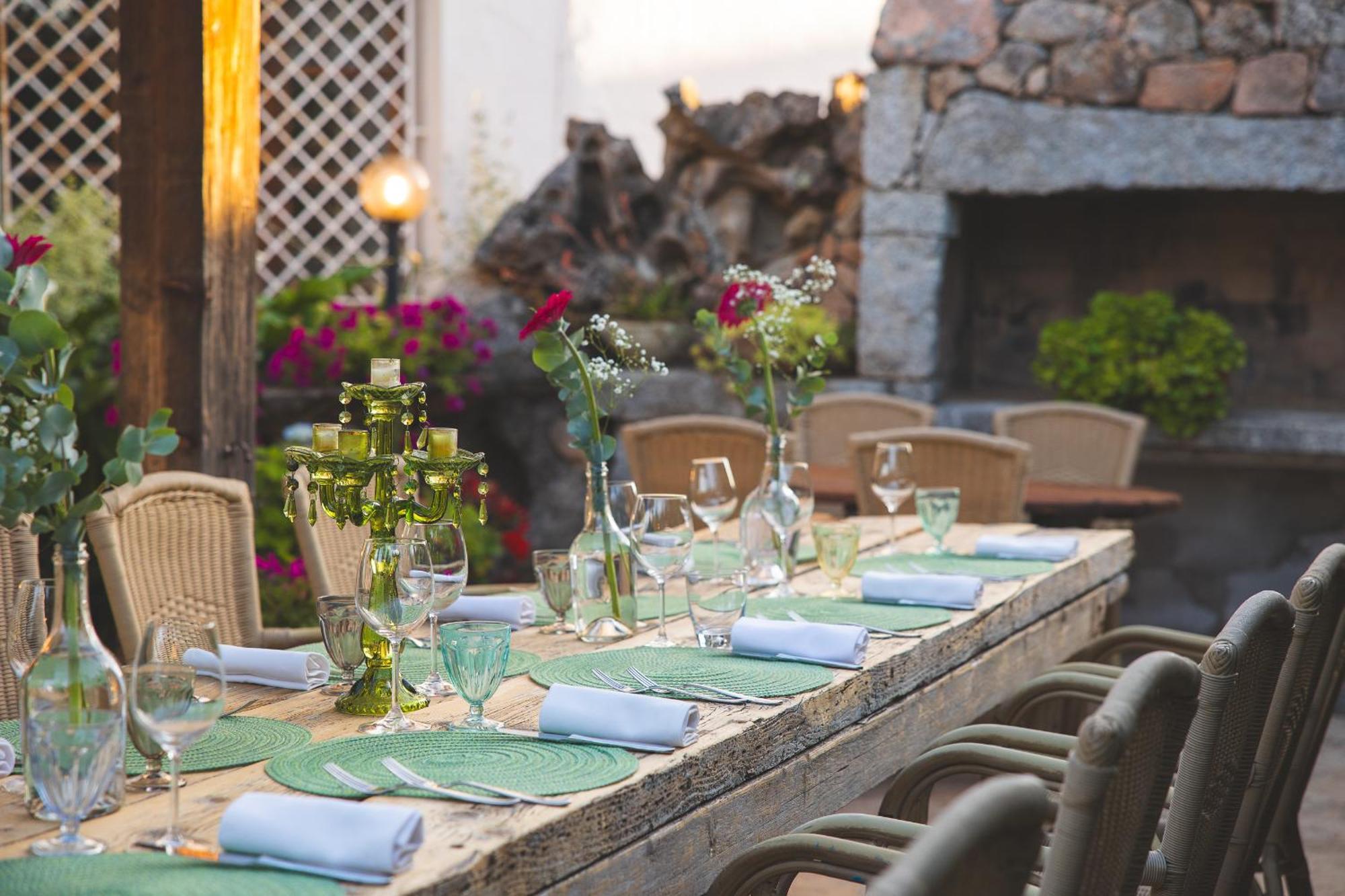 Hotel Ristorante S'Astore Benetutti Bagian luar foto