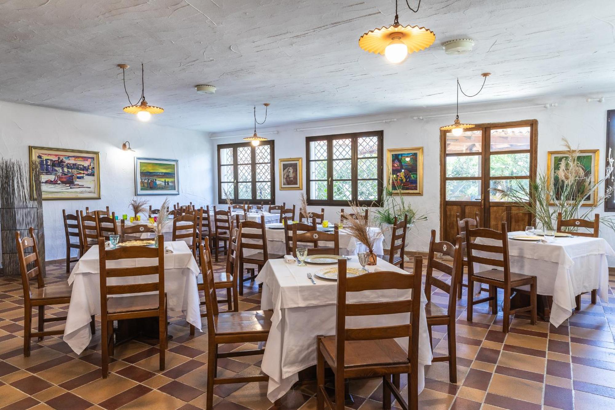 Hotel Ristorante S'Astore Benetutti Bagian luar foto