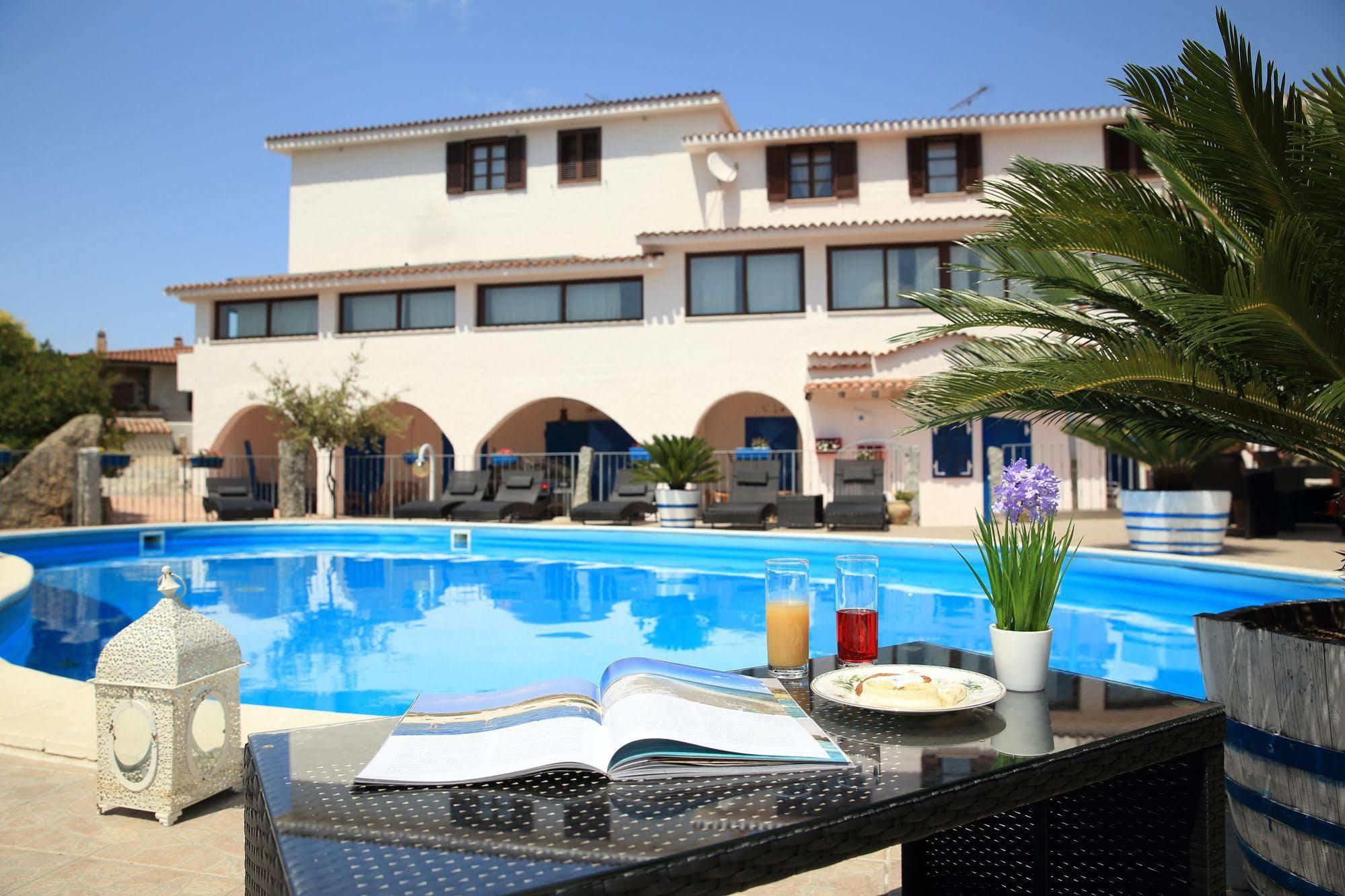 Hotel Ristorante S'Astore Benetutti Bagian luar foto