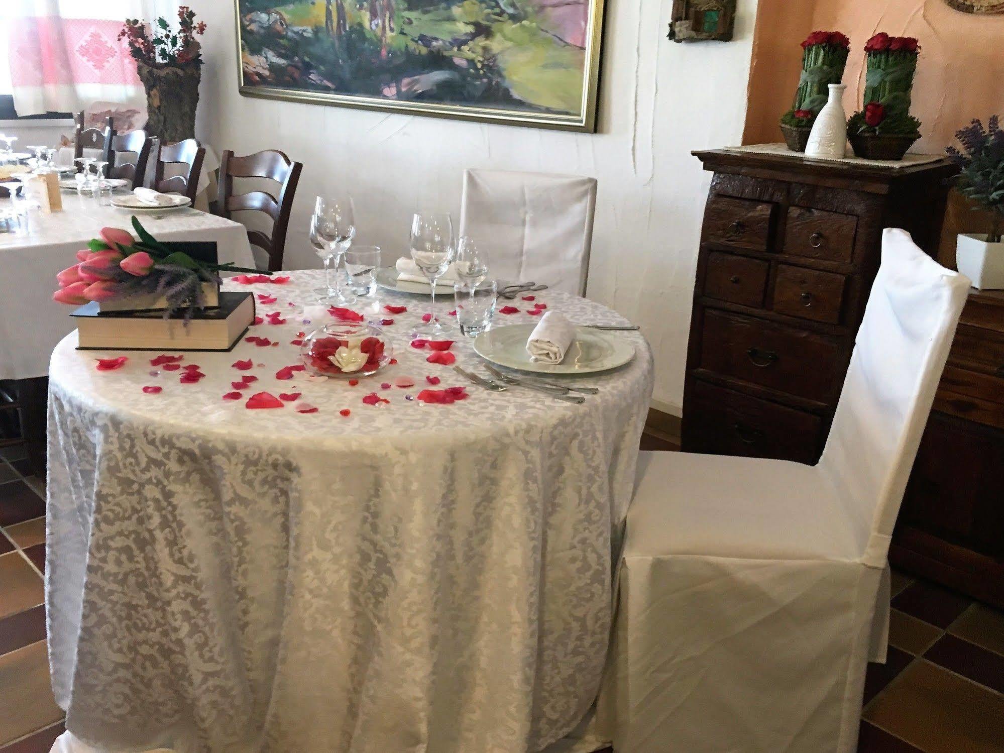 Hotel Ristorante S'Astore Benetutti Bagian luar foto