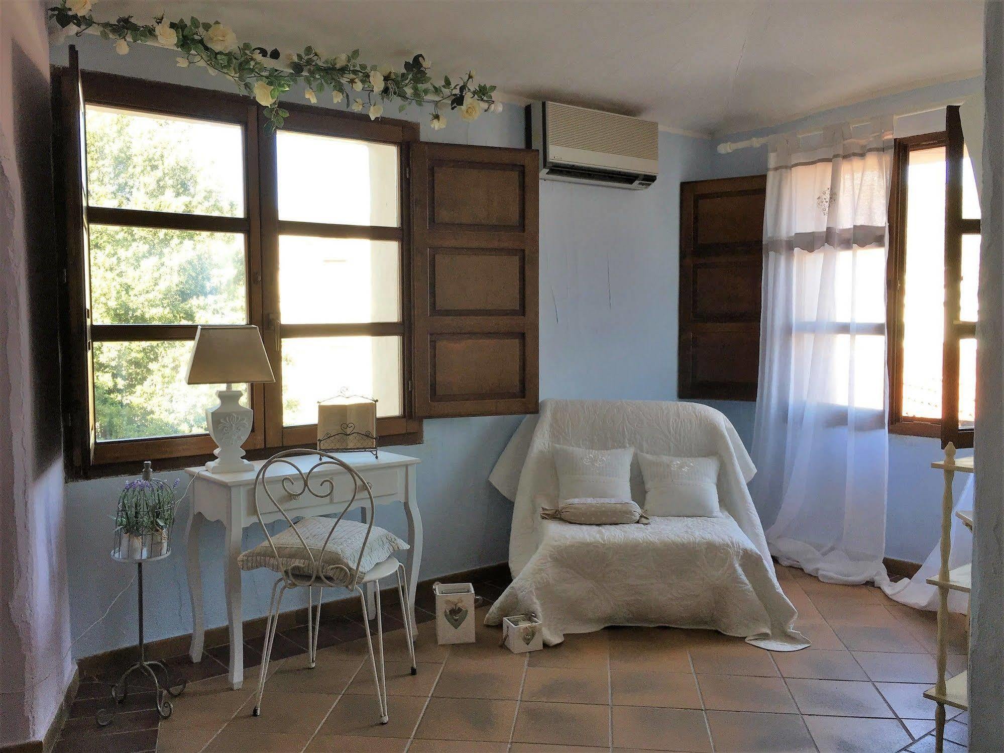 Hotel Ristorante S'Astore Benetutti Bagian luar foto
