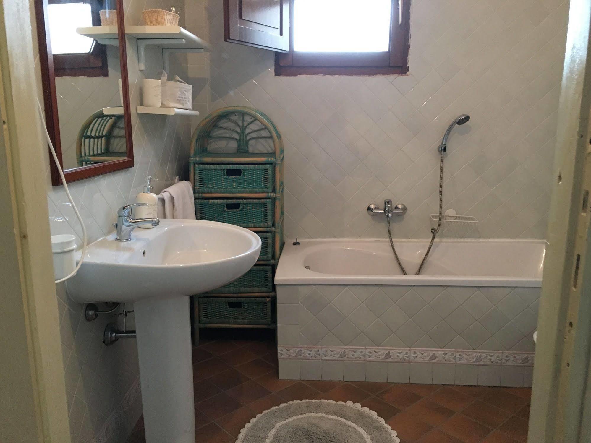 Hotel Ristorante S'Astore Benetutti Bagian luar foto